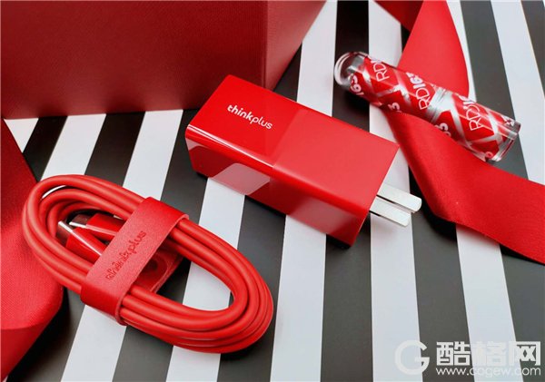 颜值与实力齐飞 thinkplus×植村秀 RED BOX! 开箱!