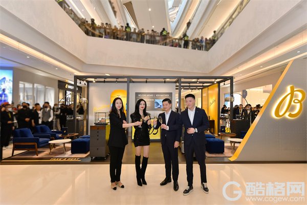 百年灵空降青岛 揭幕全新万象城精品店及Navitimer航空计时限时巡展