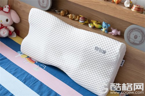 缓解颈肩压力 零压睡眠质量高：卧尔康零压美肤枕浅谈