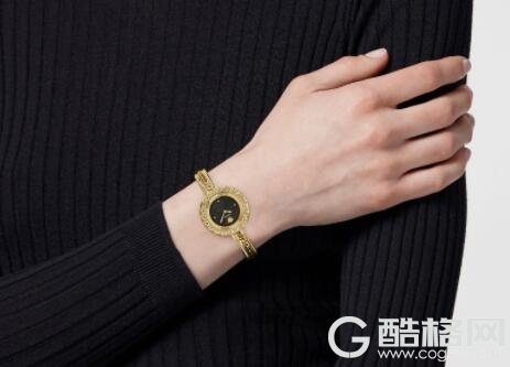 范思哲 推出最新款珠宝腕表Versace La Greca