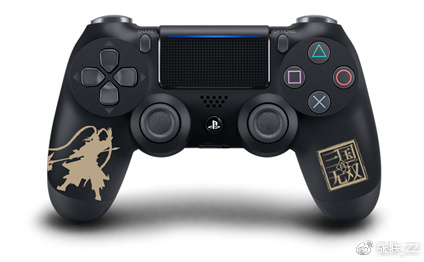 《真·三国无双8》珍藏版DUALSHOCK4无线控制器（黑色/白色）