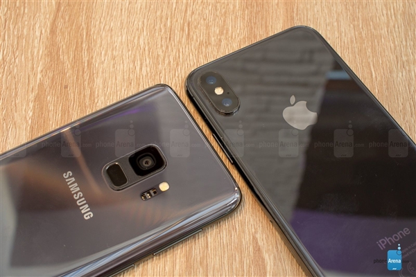 全面屏旗舰大碰撞！三星S9/iPhone X真机对比