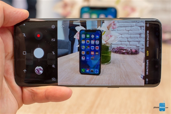 全面屏旗舰大碰撞！三星S9/iPhone X真机对比
