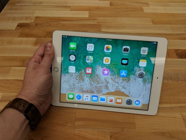 对比上代：9.7寸新iPad到底提升了啥？很超值