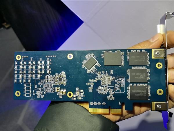 3.2GB/s！群联发全新SSD主控PS5012-E12：首次28nm