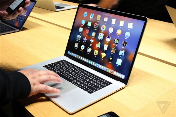 用户不省心：苹果设计缺陷 MacBook键盘故障率奇高
