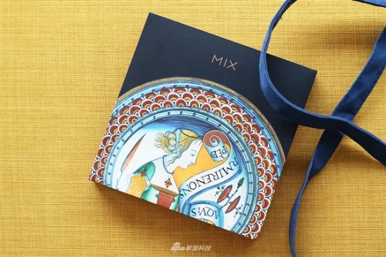 4299元！小米MIX 2S艺术特别版开箱图赏