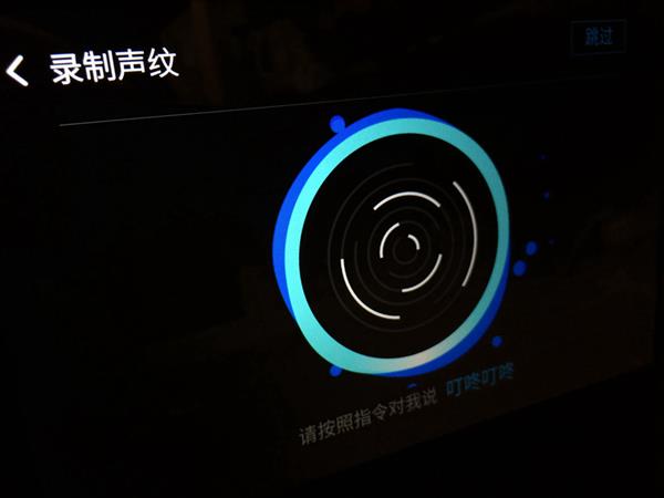 1899元值吗？京东叮咚PLAY智能音箱体验：8寸屏玩法多