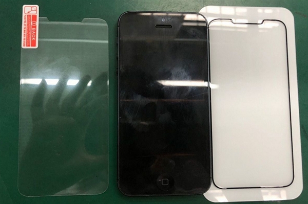 传iPhone SE二代9月发布：配原深感摄像头 支持无线充电