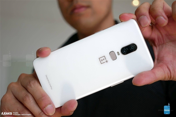 手感绝赞！一加6提前上手：骁龙845+8G