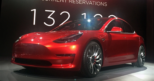 特斯拉Model 3续航里程破纪录：单次充电跑830公里