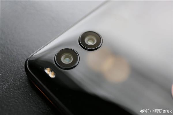 坚果R1手机刚上市 你就不得不“理解万岁”了