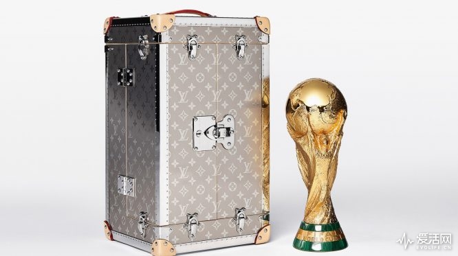 louis-vuitton-2018-fifa-world-cup-trophy-case-2