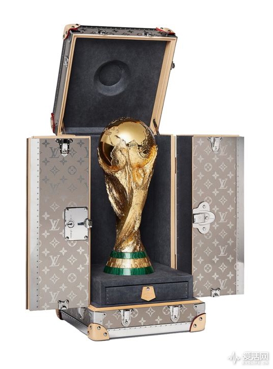 louis-vuitton-2018-fifa-world-cup-trophy-case-11