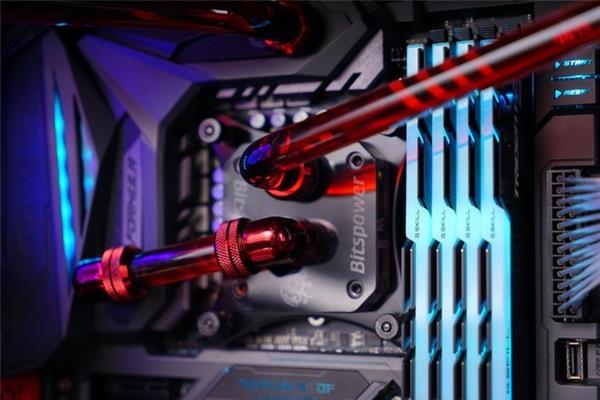 同样玩游戏 万元PC为何比不过家用主机？