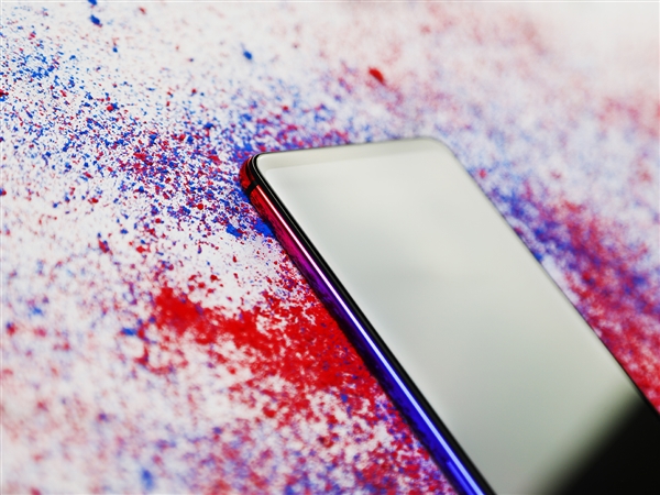 OPPO R15星云特别版图赏：渐变设计颜值出众