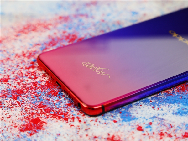 OPPO R15星云特别版图赏：渐变设计颜值出众