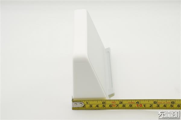 用料良心：坚果闹钟式无线充电座拆解