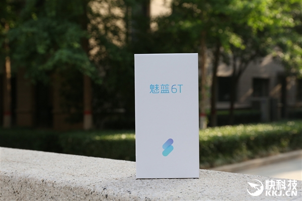 魅蓝6T香槟金开箱图赏：喜欢白色就选它