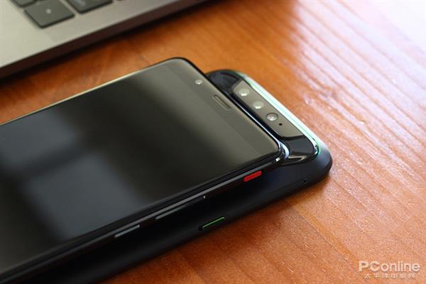 同样是旗舰配置 为什么游戏手机玩游戏要流畅些