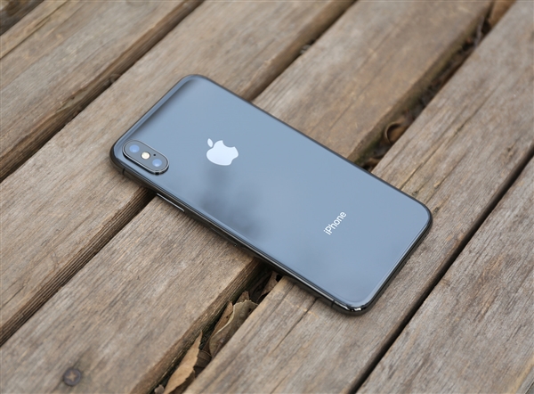 你遇到了吗？用户吐槽升iOS 11.4后耗电过快