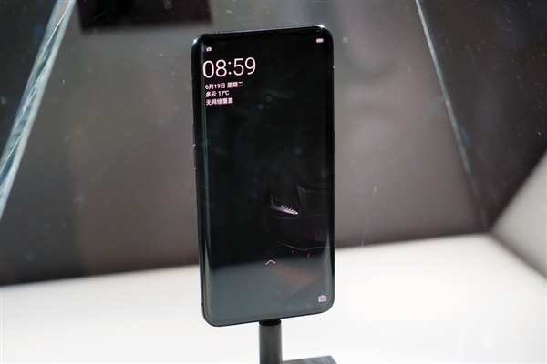这就是OPPO Find X兰博基尼版：充满电仅需35分钟
