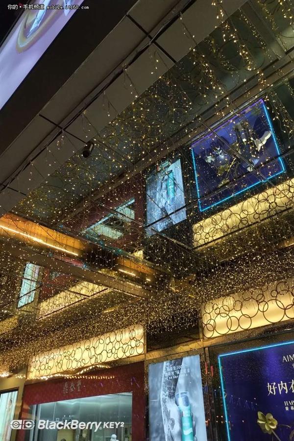 经典全键盘再添新功能 黑莓KEY2上手