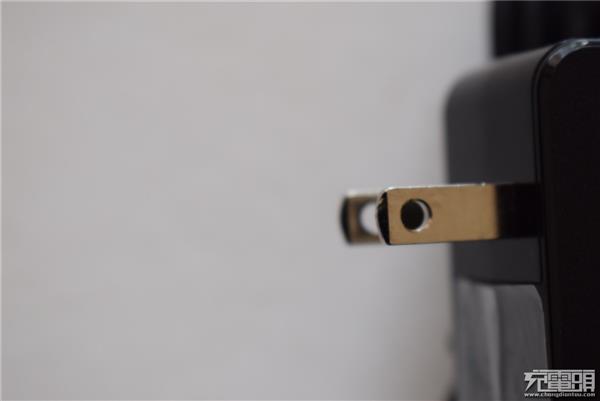 30W Type-C：三星也有了大功率充电器