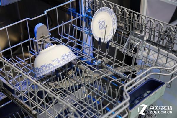 涨姿势：洗碗机为什么不能用洗洁精？