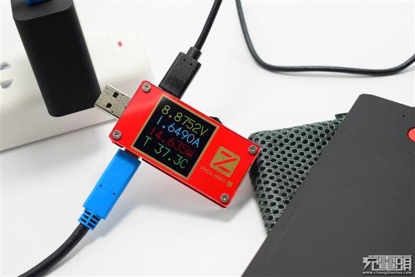 联想45W USB-C充电器拆解：用料十足