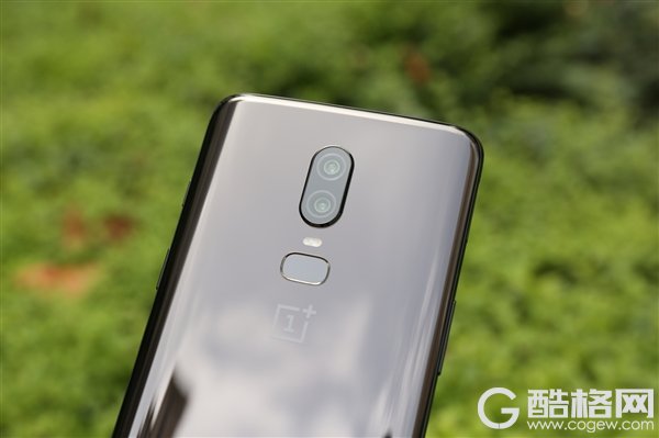 官方暗示一加6新配色：7月2日见