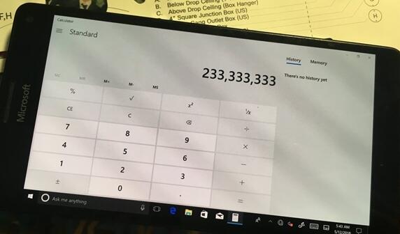 黑客持续优化刷成Win10桌面版的Lumia手机：4G/扬声器工作了