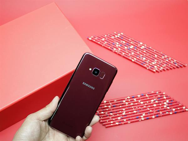 三星Galaxy S轻奢版上手：性能均衡 颜值/手感绝佳