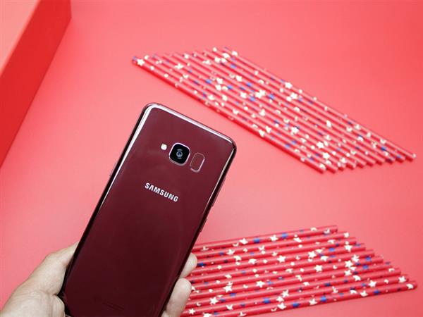 三星Galaxy S轻奢版上手：性能均衡 颜值/手感绝佳