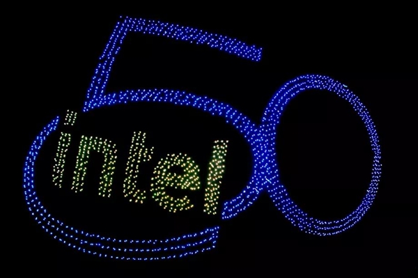 Intel：不能再靠摩尔定律打天下