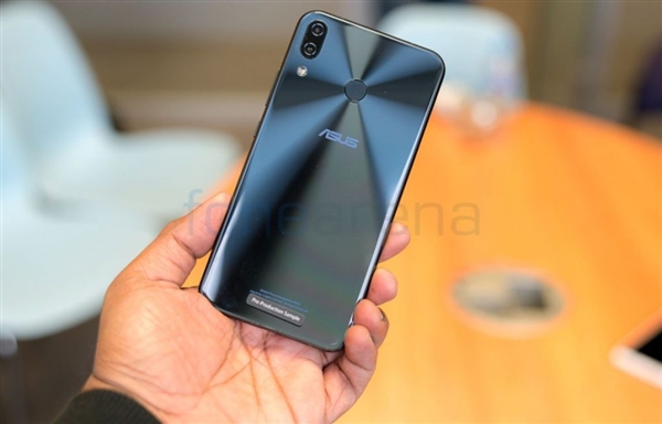华硕ZenFone 5Z在美国亚马逊上架：3400元