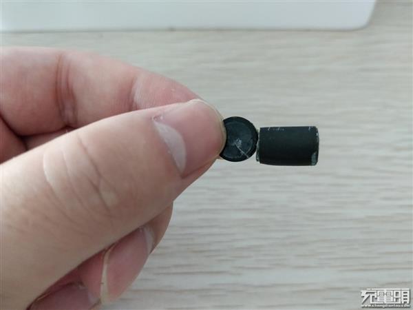 拼多多只花20元买到所谓OPPO 20W闪充头：拆解后要命了