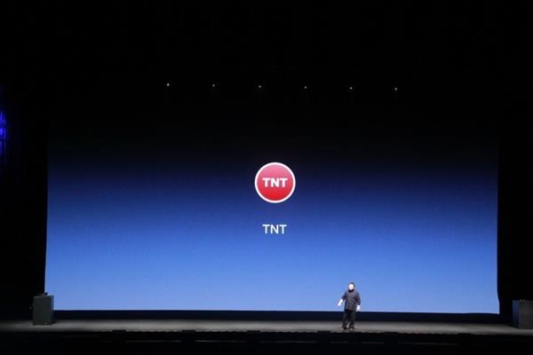 坚果Pro 2S上手：用软件重新定义硬件