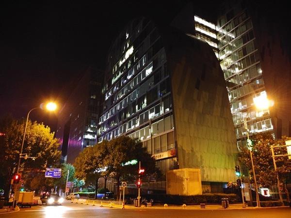 坚果Pro 2S上手：用软件重新定义硬件