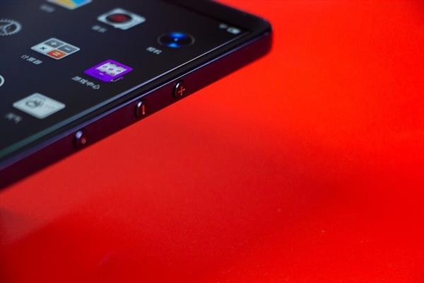 坚果Pro 2S上手：用软件重新定义硬件