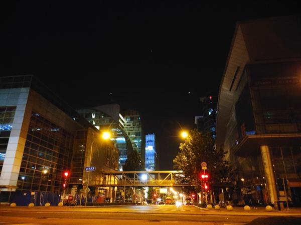 坚果Pro 2S上手：用软件重新定义硬件