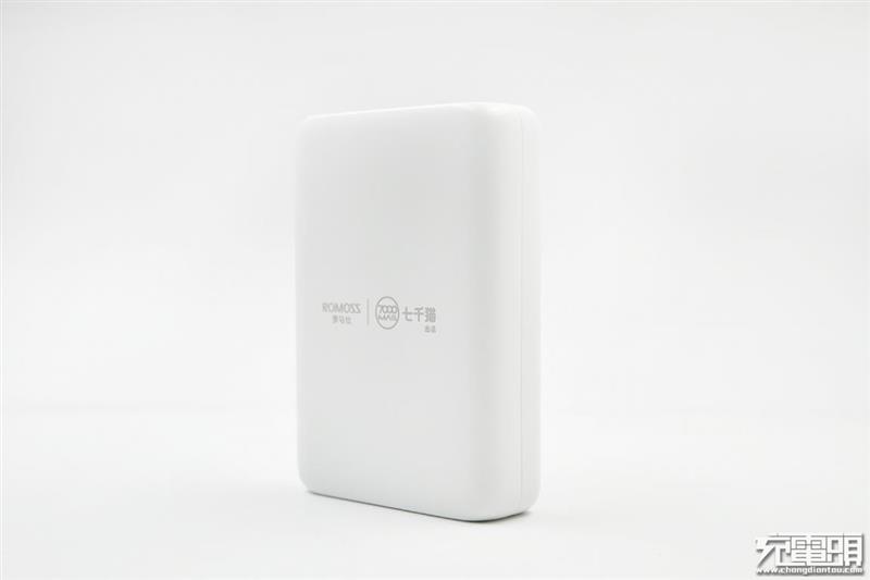 国产20650电芯正式登场 罗马仕OM10移动电源拆解