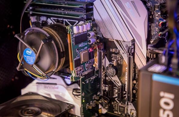 慧荣秀最强企业级SSD主控SM2270:首次用上三个双核CPU