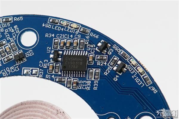 巨头对决：AT&T与Verizon无线充电器拆解对比