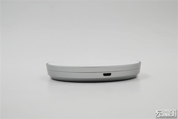 巨头对决：AT&T与Verizon无线充电器拆解对比