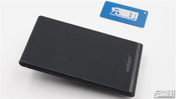 巨头对决：AT&T与Verizon无线充电器拆解对比