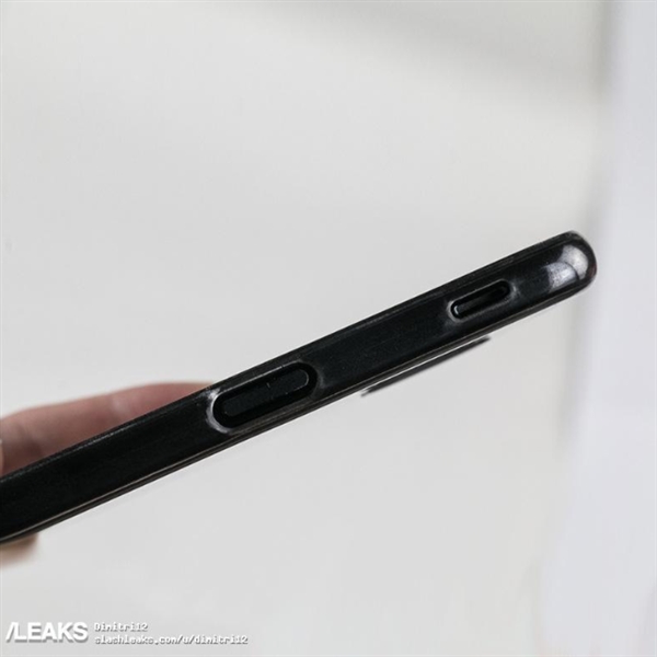 三星Galaxy J6 Plus机模曝光：背部双摄、侧面指纹