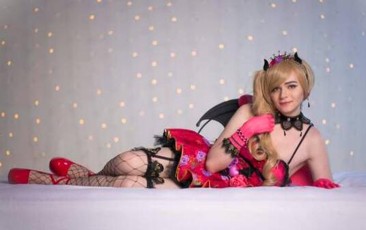 被电竞耽误的女装大佬Sneaky 伪娘属性一发不可收拾