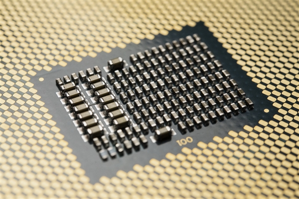 Intel继续堆核：笔记本迎来8核心16线程i9-9950HK