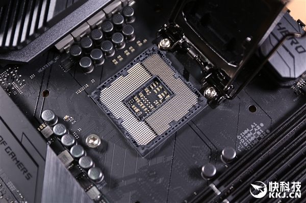 7999元 华硕ROG MAXIMUS XI EXTREME主板图赏